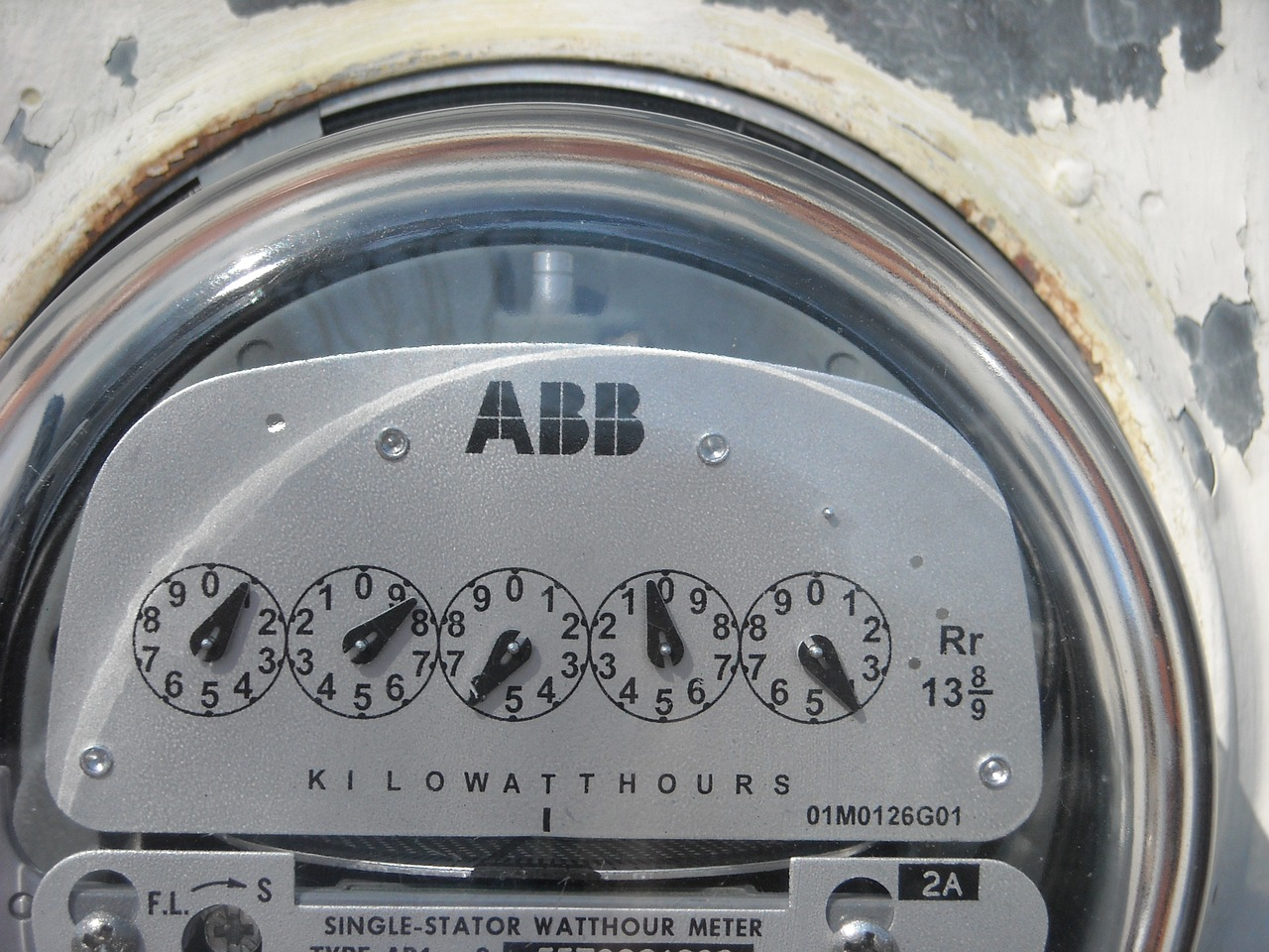 How Does a Vertical Spiral Water Meter Measure Water Flow?